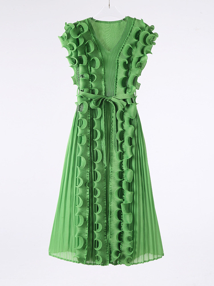 Miyake Cross border European and American Folded Mushroom Edge Design Sense V-neck Sleeveless Dress in Large Size Looks Thin with Lotus Leaf Edge in Africa Miyake Cross border European and American Folded Mushroom Edge Design Sense V-neck Sleeveless Dress in Large Size Looks Thin with Lotus Leaf Edge in Africa