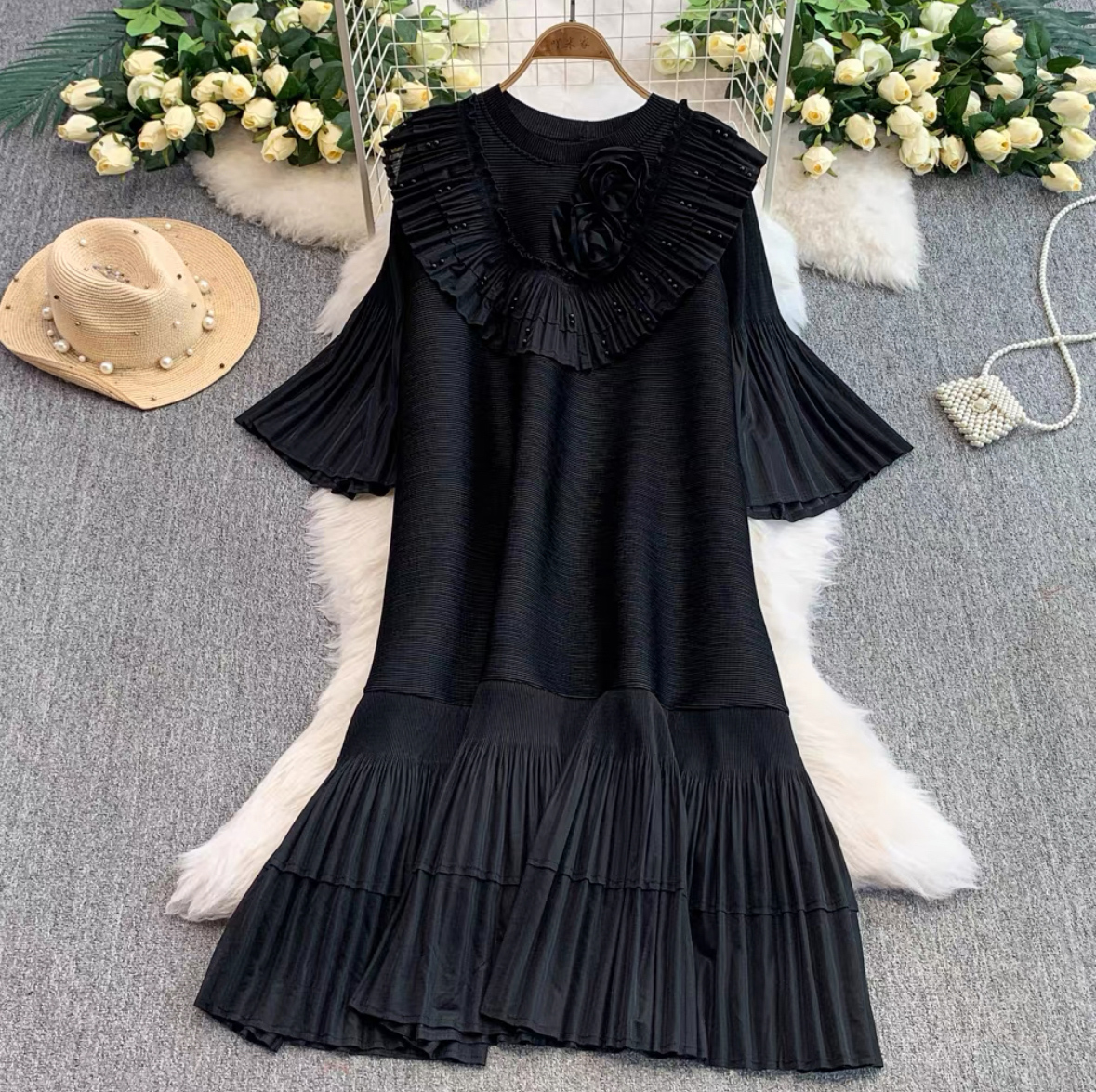 Sanzhai 2025 new lotus leaf edge three-dimensional flower nail bead loose oversized pleated heavy industry European and American cross-border dress Sanzhai 2025 new lotus leaf edge three-dimensional flower nail bead loose oversized pleated heavy industry European and American cross-border dress