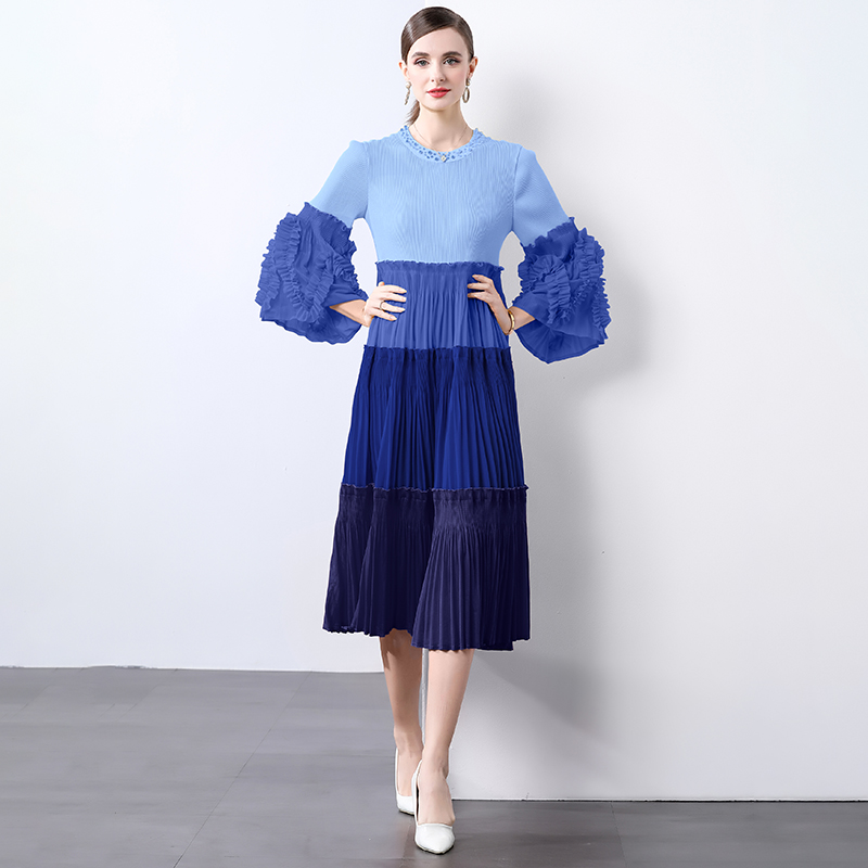 Miyake European and American contrasting color splicing pleated light luxury nail bead trumpet sleeve large swing skirt high-end cake dress for women Miyake European and American contrasting color splicing pleated light luxury nail bead trumpet sleeve large swing skirt high-end cake dress for women