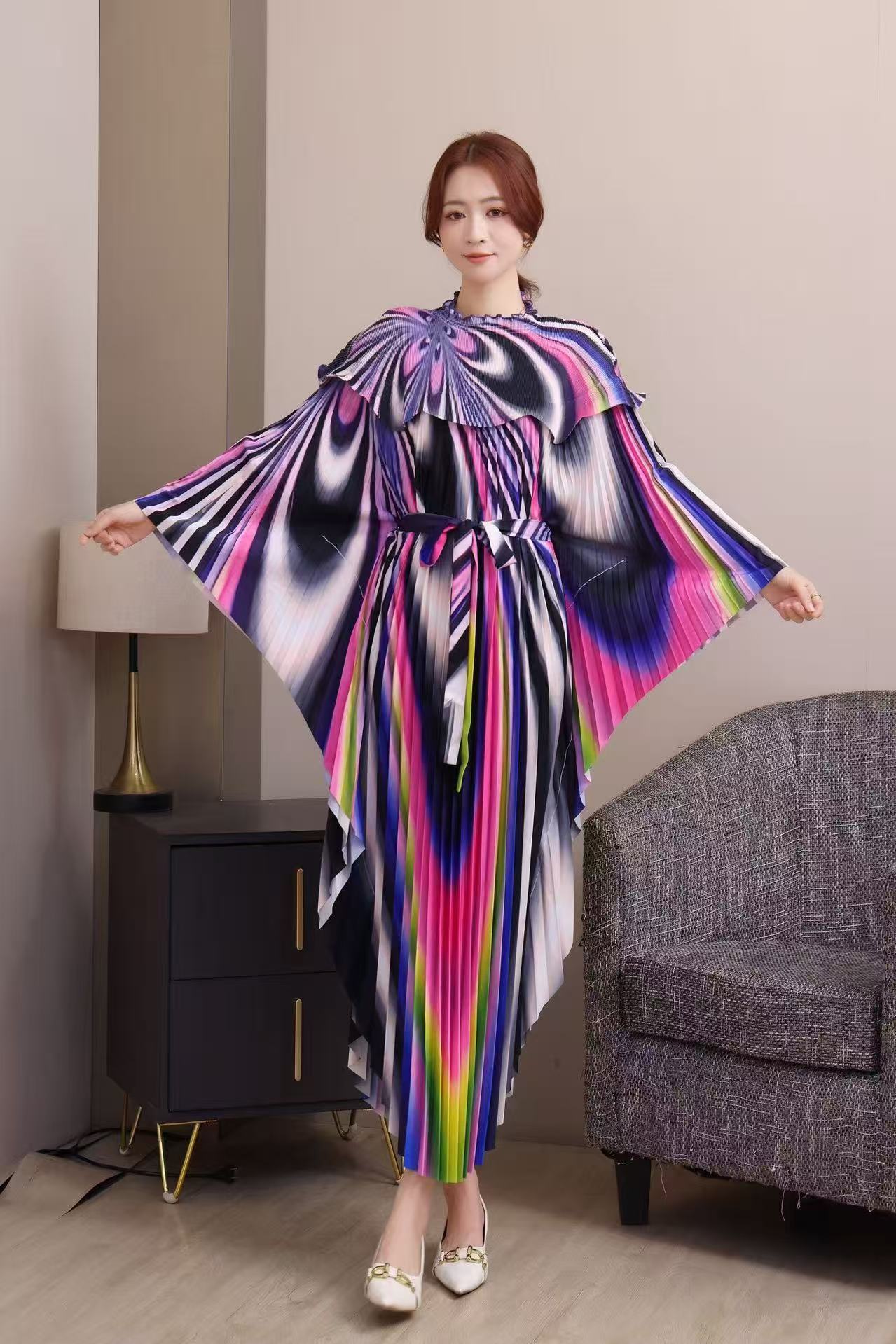 Autumn Cross border Folded Bat Sleeve Cloak Printed Crimson Dress with Hundred Fold Fashion Large Size European and American Shawl Women's Clothing Autumn Cross border Folded Bat Sleeve Cloak Printed Crimson Dress with Hundred Fold Fashion Large Size European and American Shawl Women's Clothing