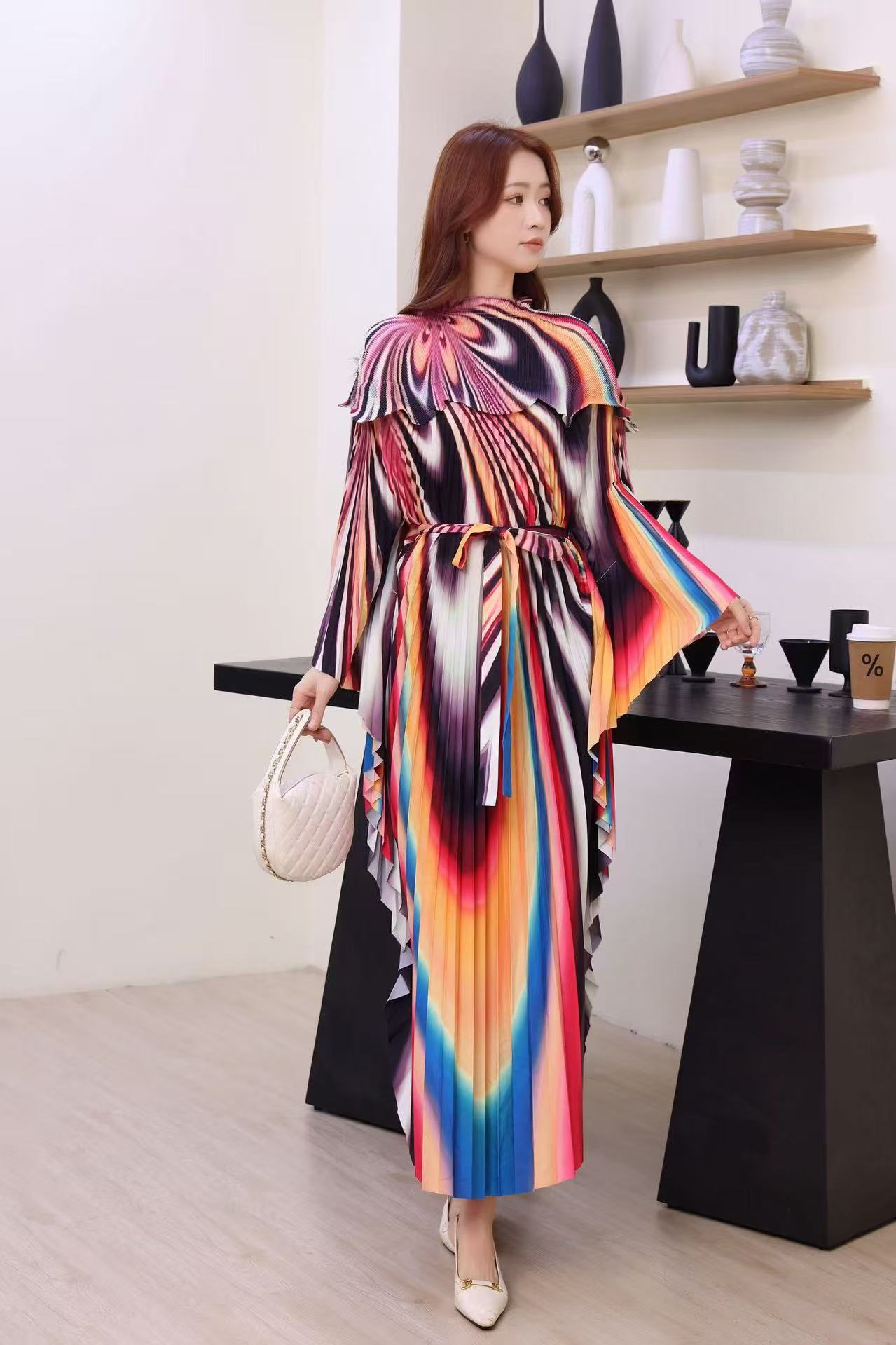 Autumn Cross border Folded Bat Sleeve Cloak Printed Crimson Dress with Hundred Fold Fashion Large Size European and American Shawl Women's Clothing Autumn Cross border Folded Bat Sleeve Cloak Printed Crimson Dress with Hundred Fold Fashion Large Size European and American Shawl Women's Clothing