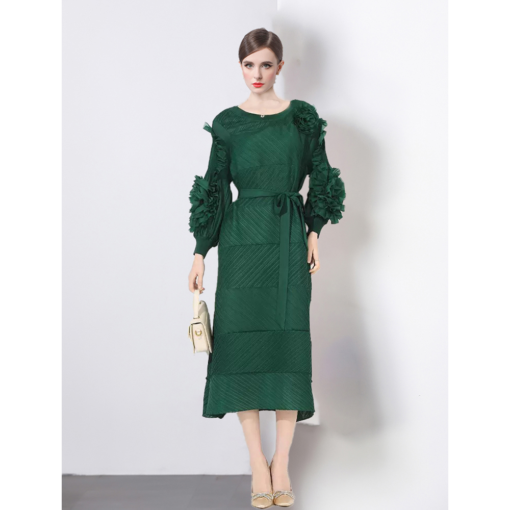 Three bedroom solid color splicing hand embroidered random pleat lace up, large size cross-border pleat design, European and American long sleeved dress Three bedroom solid color splicing hand embroidered random pleat lace up, large size cross-border pleat design, European and American long sleeved dress