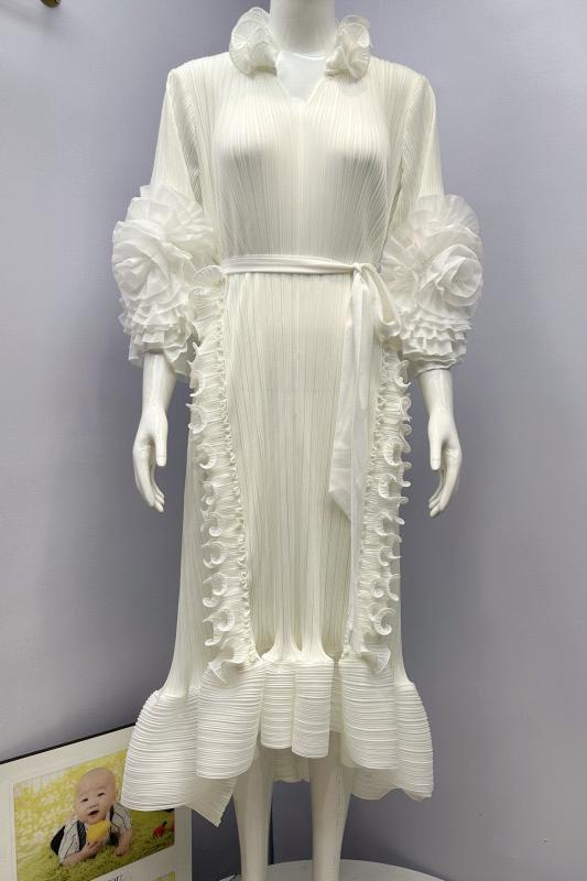 Sanzhai Foreign Trade European and American Style Black Fungus Edge Folded Dress with a Light and Mature Style, Three Dimensional Flower Solid Color, Large Skirt for Women Sanzhai Foreign Trade European and American Style Black Fungus Edge Folded Dress with a Light and Mature Style, Three Dimensional Flower Solid Color, Large Skirt for Women