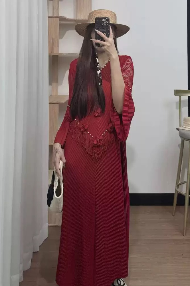 Cross border Europe, America, Africa plus size design sense lace pleated nail drill tassel three-dimensional flower trumpet sleeve women's dress Cross border Europe, America, Africa plus size design sense lace pleated nail drill tassel three-dimensional flower trumpet sleeve women's dress