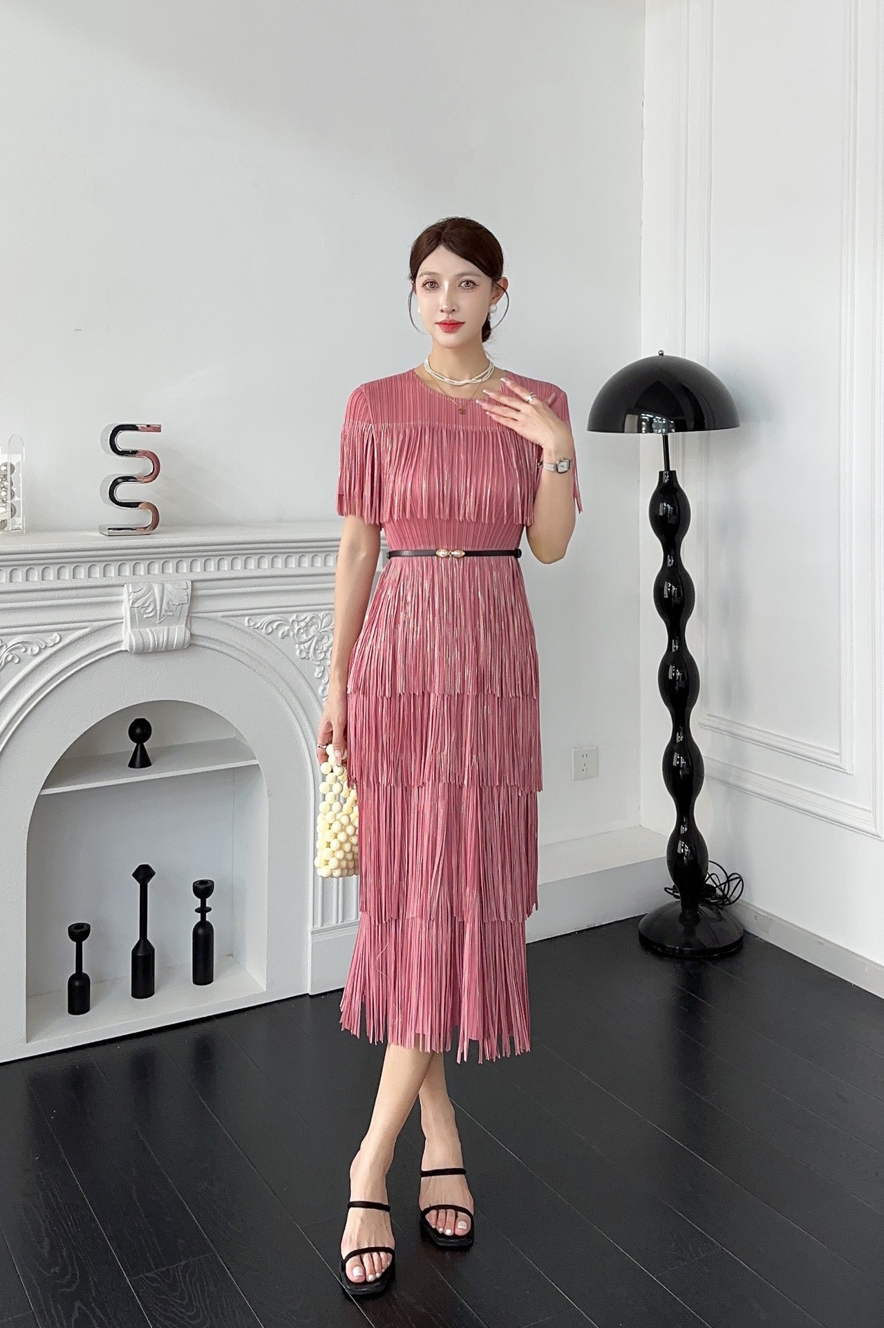 Miyake 2025 foreign trade hot stamping tassel cake skirt European and American short sleeved summer new elegant loose pleated dress Miyake 2025 foreign trade hot stamping tassel cake skirt European and American short sleeved summer new elegant loose pleated dress