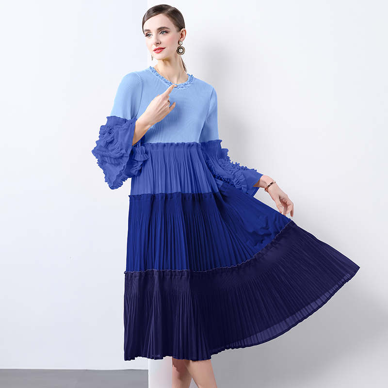Miyake European and American contrasting color splicing pleated light luxury nail bead trumpet sleeve large swing skirt high-end cake dress for women Miyake European and American contrasting color splicing pleated light luxury nail bead trumpet sleeve large swing skirt high-end cake dress for women