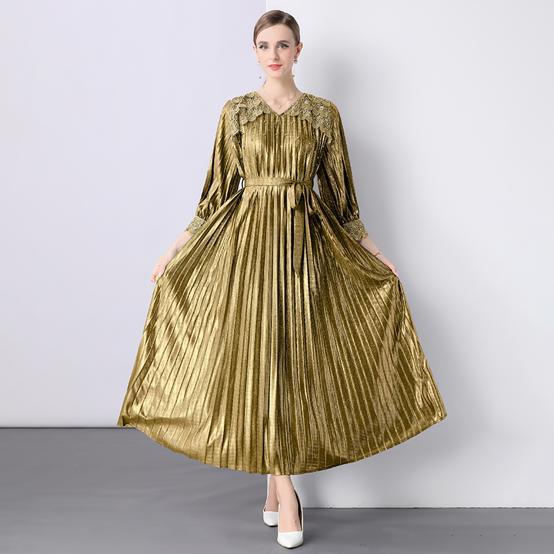 Miyake high-end lace European and American cross-border pleated nail bead hot gold high gloss lantern sleeve dress design sense women's dress Miyake high-end lace European and American cross-border pleated nail bead hot gold high gloss lantern sleeve dress design sense women's dress