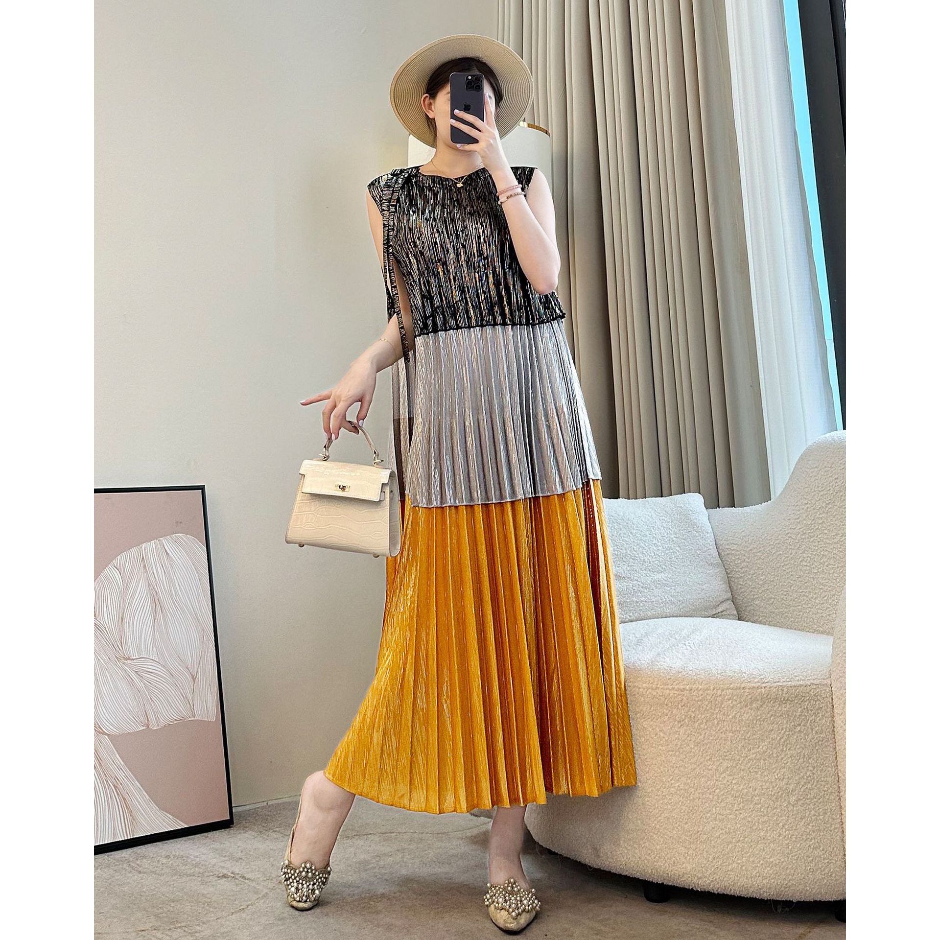 Miyake Seaside Vacation Skirt with Wrinkle Style, Loose and Slimming Tank Top, Gold Plated 2025 Summer High end Thin Dress Miyake Seaside Vacation Skirt with Wrinkle Style, Loose and Slimming Tank Top, Gold Plated 2025 Summer High end Thin Dress