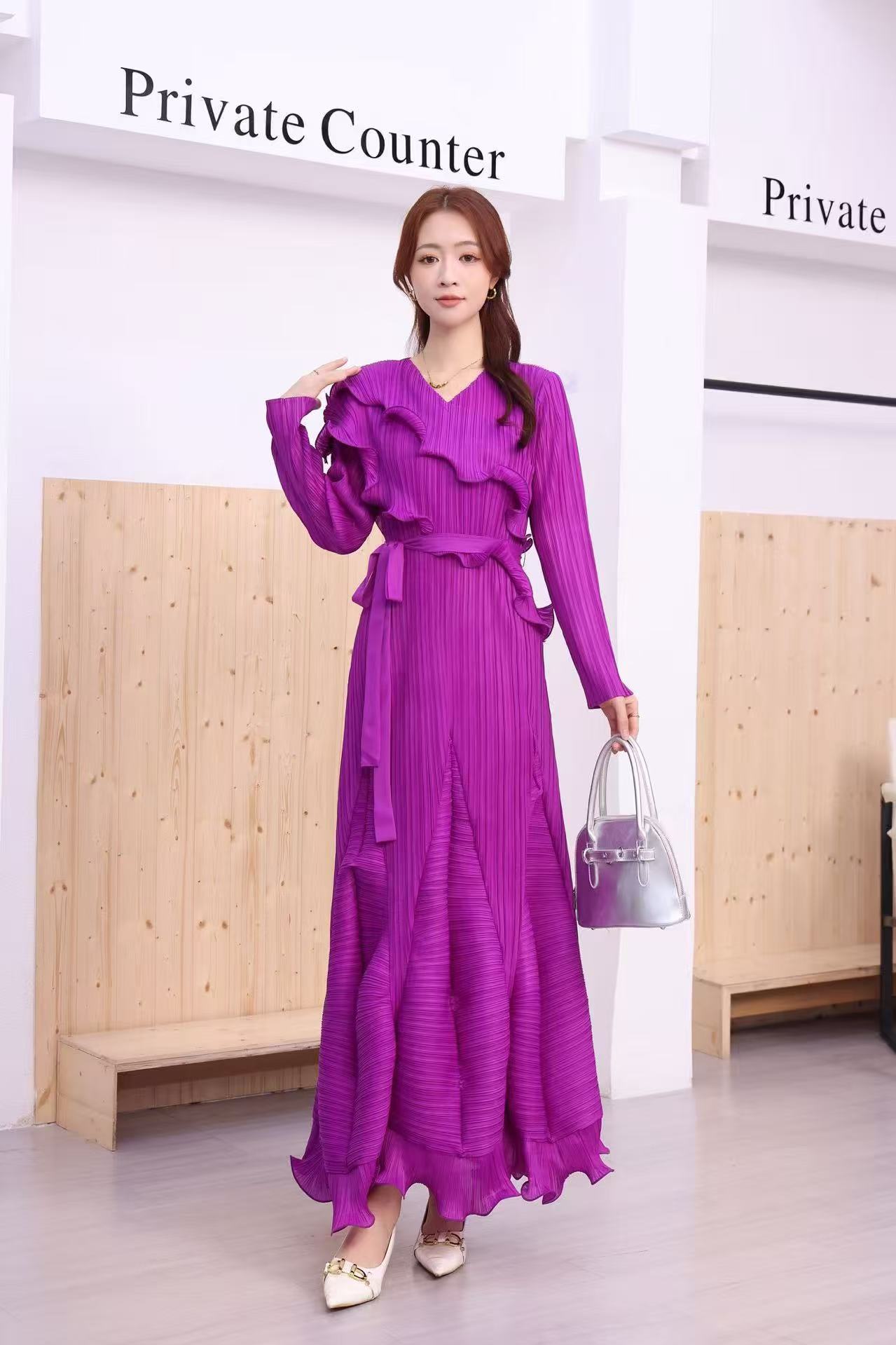 European and American cross-border three house mushroom edge heavy industry pleated long sleeved tied dress looks slim and high-end floral bud skirt long skirt European and American cross-border three house mushroom edge heavy industry pleated long sleeved tied dress looks slim and high-end floral bud skirt long skirt