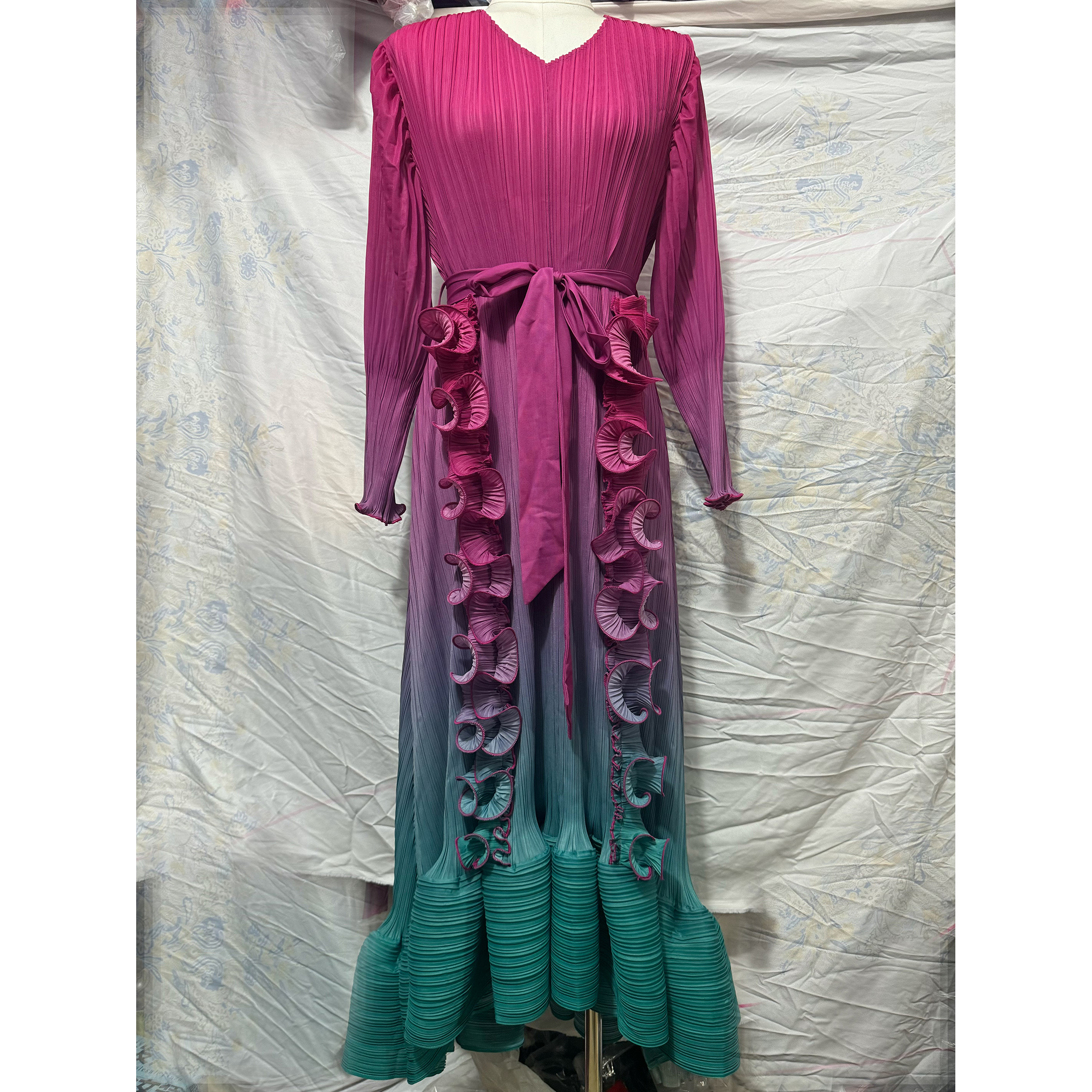 Sanzhai Foreign Trade Light Luxury High end Dress Gradient Color Lotus Leaf Edge Mushroom Edge Heavy duty Folded Long pleated Dress Sanzhai Foreign Trade Light Luxury High end Dress Gradient Color Lotus Leaf Edge Mushroom Edge Heavy duty Folded Long pleated Dress