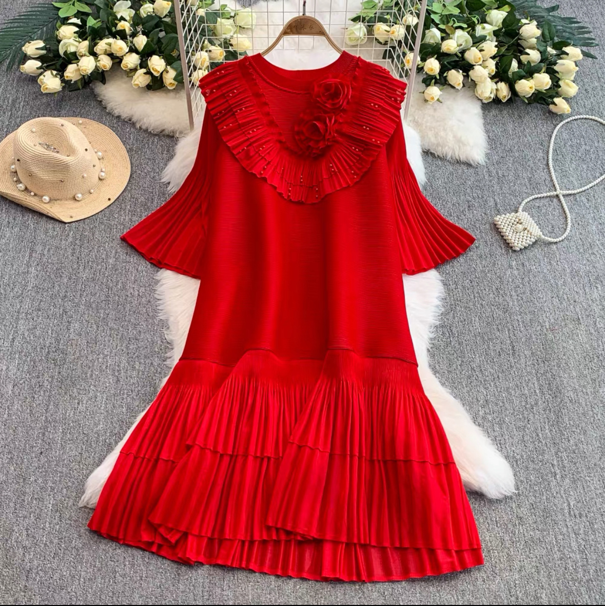 Sanzhai 2025 new lotus leaf edge three-dimensional flower nail bead loose oversized pleated heavy industry European and American cross-border dress Sanzhai 2025 new lotus leaf edge three-dimensional flower nail bead loose oversized pleated heavy industry European and American cross-border dress