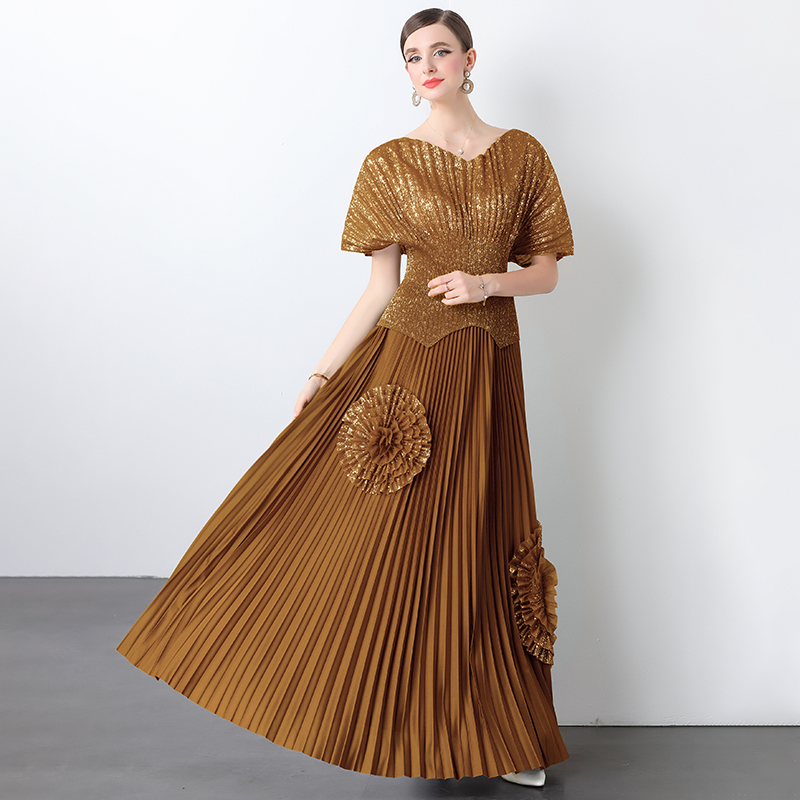 Miyake 2025 European and American style hot stamping bat sleeves pleated top pleated half skirt cross-border fashion women's suit Miyake 2025 European and American style hot stamping bat sleeves pleated top pleated half skirt cross-border fashion women's suit