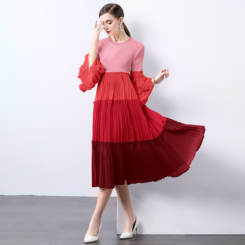 Miyake European and American contrasting color splicing pleated light luxury nail bead trumpet sleeve large swing skirt high-end cake dress for women Miyake European and American contrasting color splicing pleated light luxury nail bead trumpet sleeve large swing skirt high-end cake dress for women