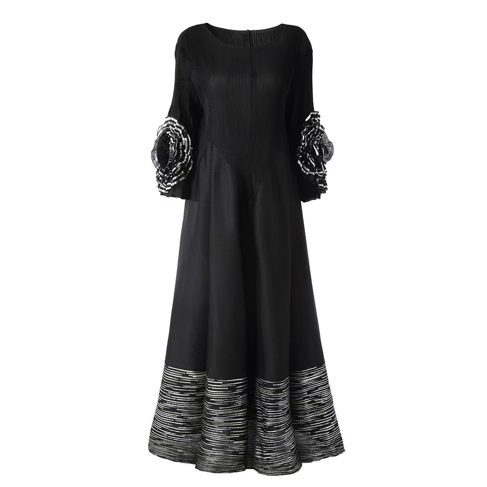 Miyake plus size cross-border women's clothing, hot pressed gold plate flower embroidered round neck loose elastic shaking pleated trumpet sleeve long skirt Miyake plus size cross-border women's clothing, hot pressed gold plate flower embroidered round neck loose elastic shaking pleated trumpet sleeve long skirt