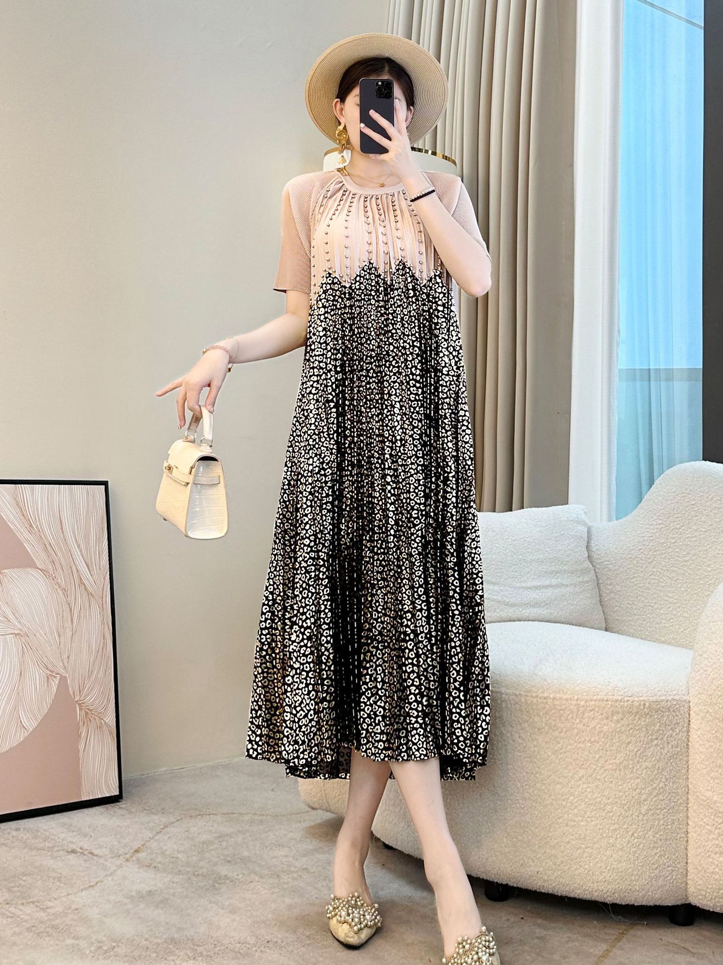 Miyake hot stamping printed short sleeved dress 2025 new pleated plus size slimming and age reducing nail bead summer dress women's long skirt Miyake hot stamping printed short sleeved dress 2025 new pleated plus size slimming and age reducing nail bead summer dress women's long skirt