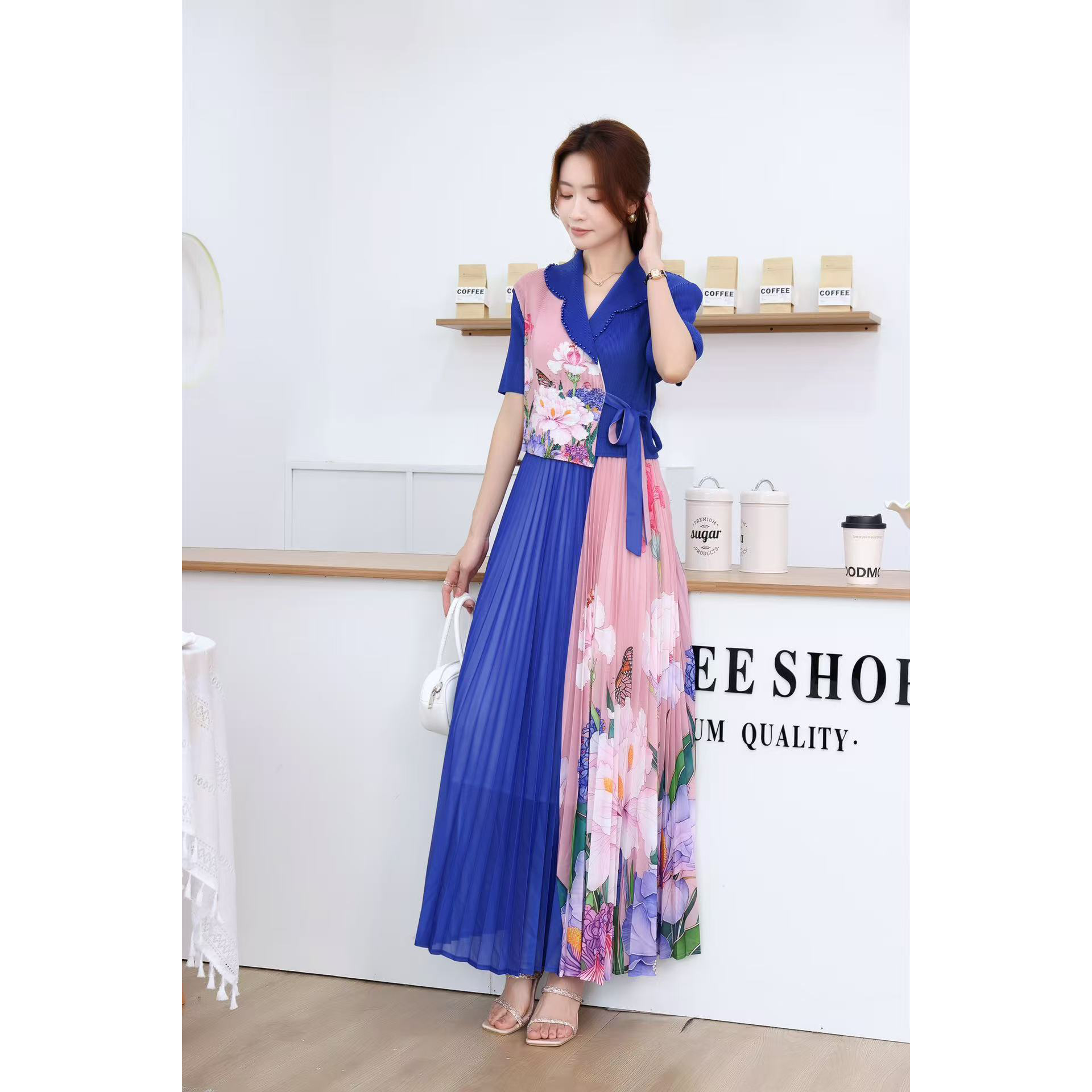 San Zhai 2025 fake two cross-border pleated nail bead pleated dresses in plus size, loose, European and American fashion prints, popular items San Zhai 2025 fake two cross-border pleated nail bead pleated dresses in plus size, loose, European and American fashion prints, popular items