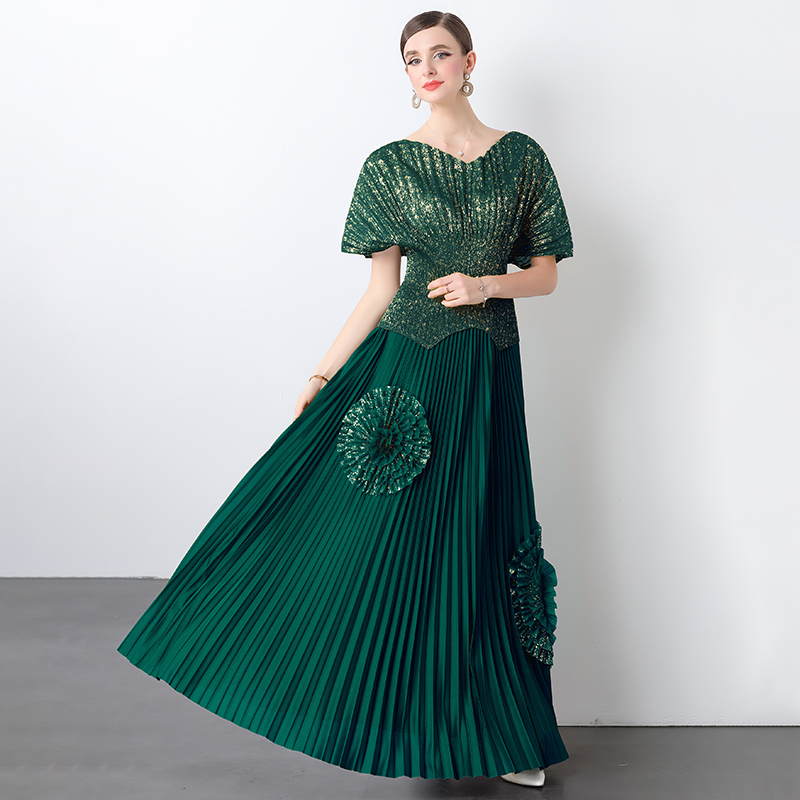 Miyake 2025 European and American style hot stamping bat sleeves pleated top pleated half skirt cross-border fashion women's suit Miyake 2025 European and American style hot stamping bat sleeves pleated top pleated half skirt cross-border fashion women's suit