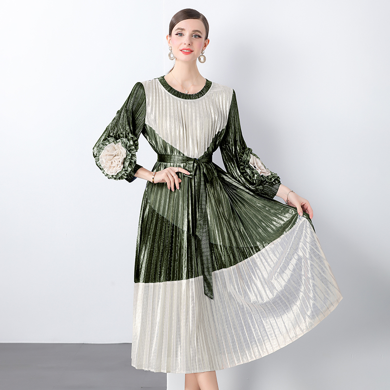 Miyake 2025 Cross border High end Hot Stamped Lantern Sleeve Folded Dress with Strap up 3D Decorative Flower Fairy Style Skirt Miyake 2025 Cross border High end Hot Stamped Lantern Sleeve Folded Dress with Strap up 3D Decorative Flower Fairy Style Skirt