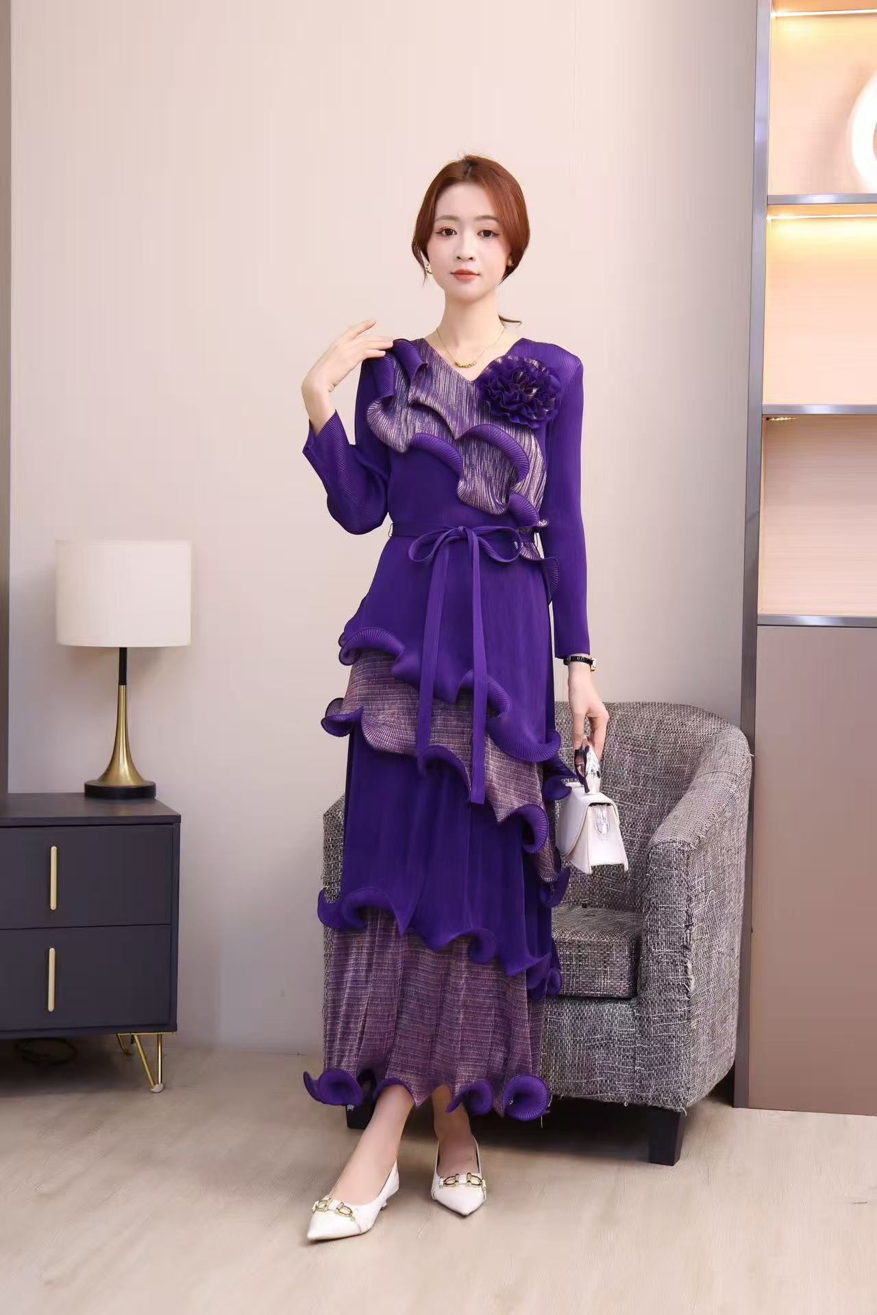 Cross border cake skirt with fungus edge, three-dimensional flower decoration, hot stamping, lace up pleated dress, French European and American pleated dress Cross border cake skirt with fungus edge, three-dimensional flower decoration, hot stamping, lace up pleated dress, French European and American pleated dress