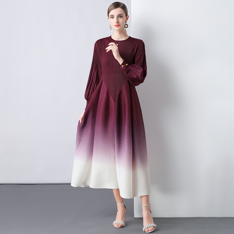 Miyake 2025 European and American cross-border gradient color pleated dress floral bud skirt loose flared sleeve temperament anti-aging dress Miyake 2025 European and American cross-border gradient color pleated dress floral bud skirt loose flared sleeve temperament anti-aging dress