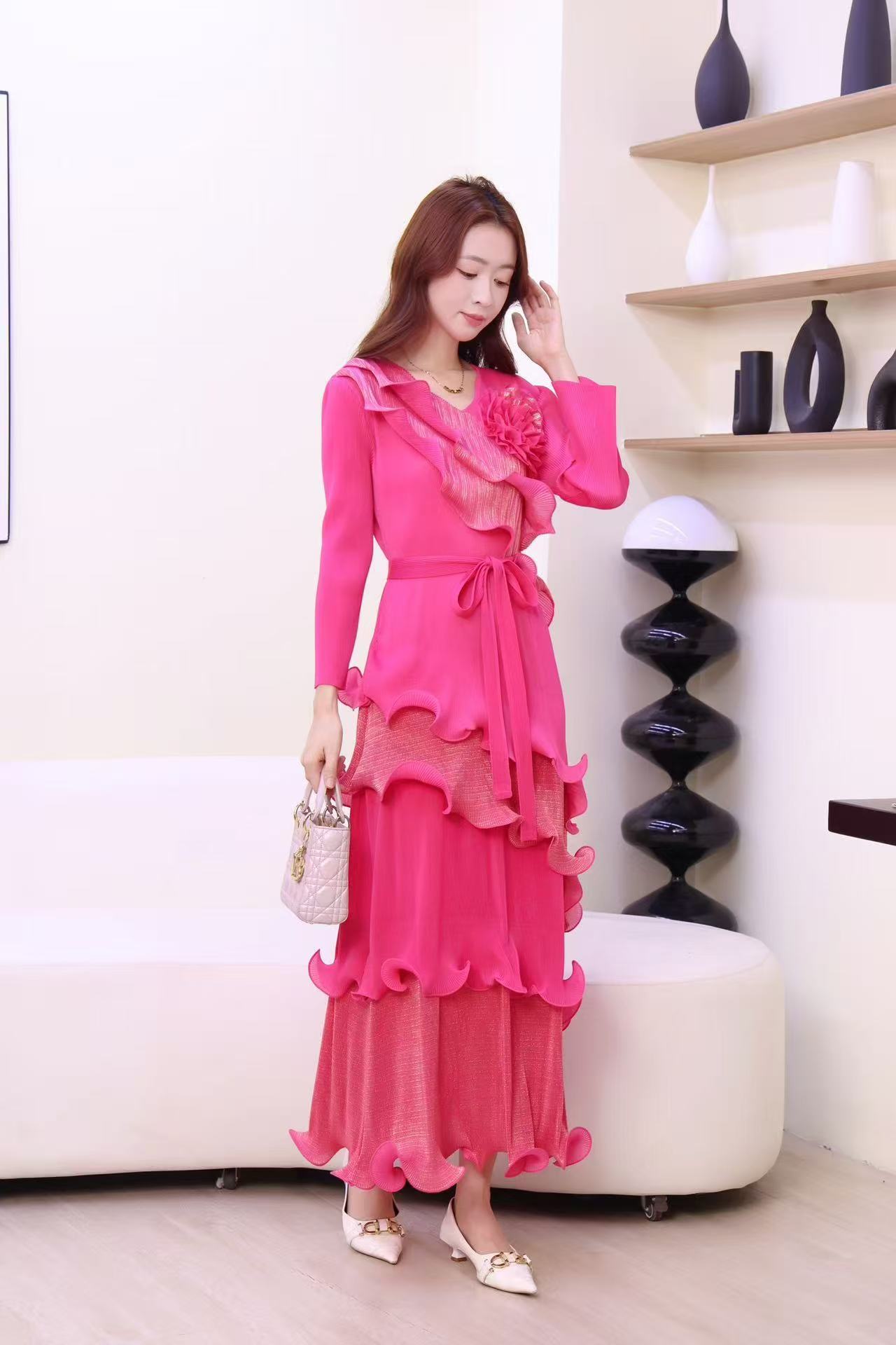 Cross border cake skirt with fungus edge, three-dimensional flower decoration, hot stamping, lace up pleated dress, French European and American pleated dress Cross border cake skirt with fungus edge, three-dimensional flower decoration, hot stamping, lace up pleated dress, French European and American pleated dress