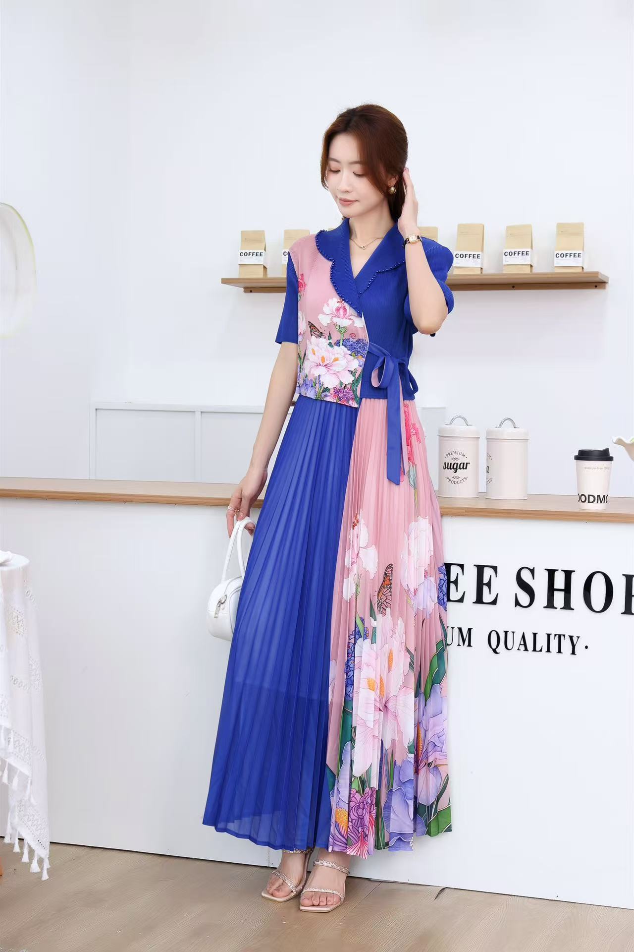 San Zhai 2025 fake two cross-border pleated nail bead pleated dresses in plus size, loose, European and American fashion prints, popular items San Zhai 2025 fake two cross-border pleated nail bead pleated dresses in plus size, loose, European and American fashion prints, popular items