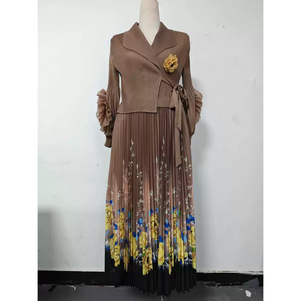 Foreign Trade: Three Houses, Africa, Europe, America, Printed, Customized, Flower Plate, Three Dimensional Decorative, Folded Dress, Elegant Suit, Collar, Women's Wear Foreign Trade: Three Houses, Africa, Europe, America, Printed, Customized, Flower Plate, Three Dimensional Decorative, Folded Dress, Elegant Suit, Collar, Women's Wear