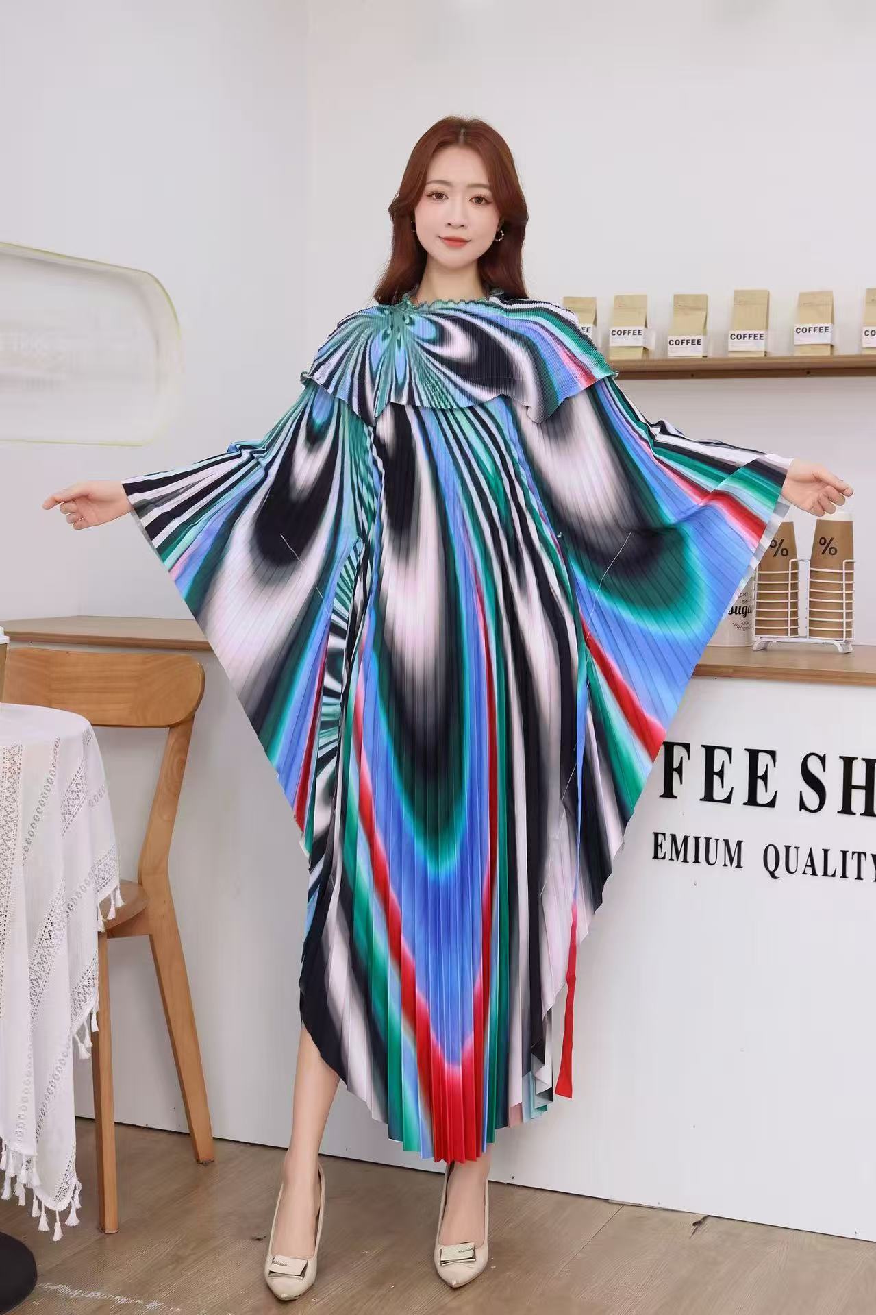 Autumn Cross border Folded Bat Sleeve Cloak Printed Crimson Dress with Hundred Fold Fashion Large Size European and American Shawl Women's Clothing