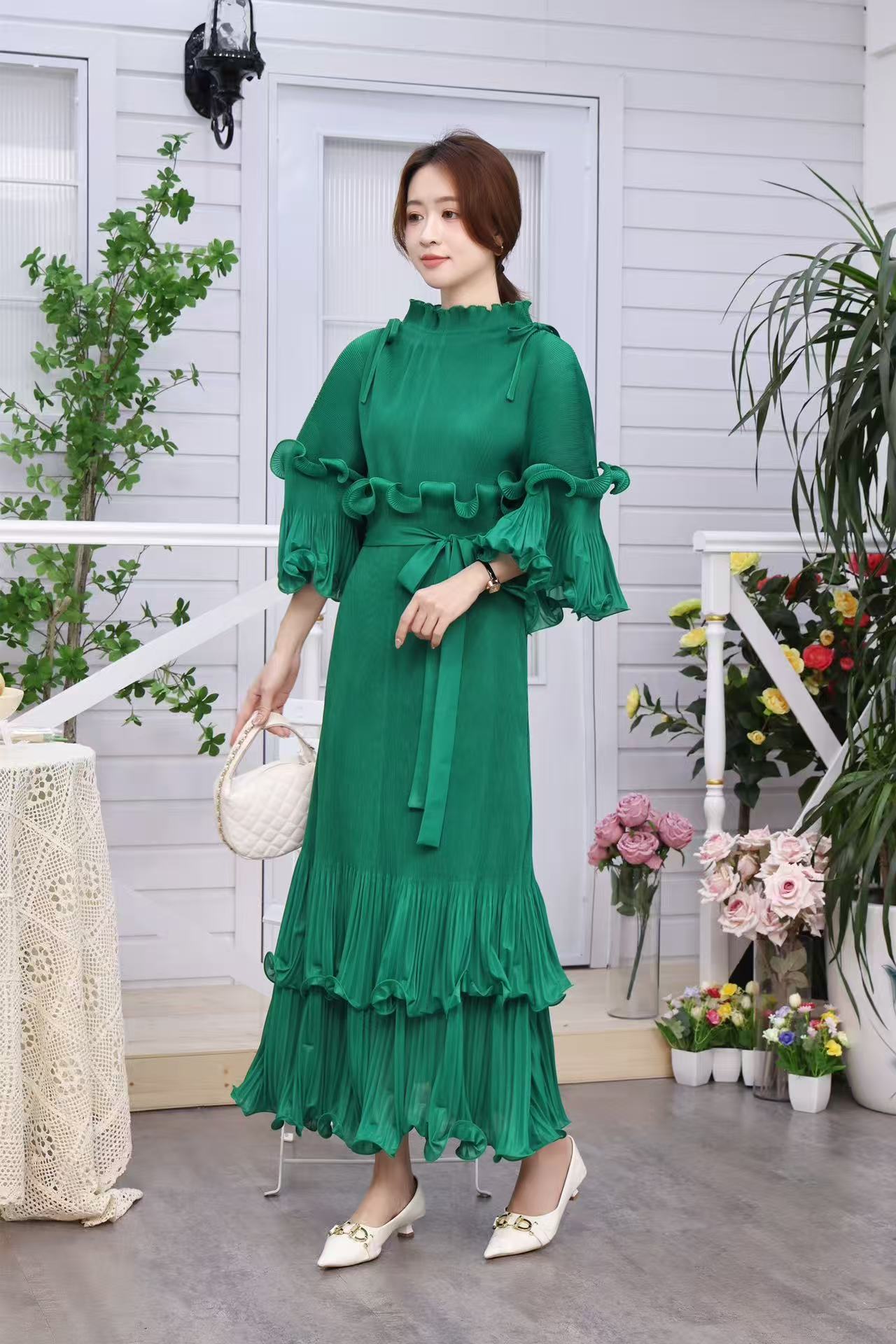 Miyake 2025 New Cross border Mushroom Edge Heavy Industry Design Horn Sleeve Lotus Leaf Edge Retro Wrinkle Women's Dress Miyake 2025 New Cross border Mushroom Edge Heavy Industry Design Horn Sleeve Lotus Leaf Edge Retro Wrinkle Women's Dress