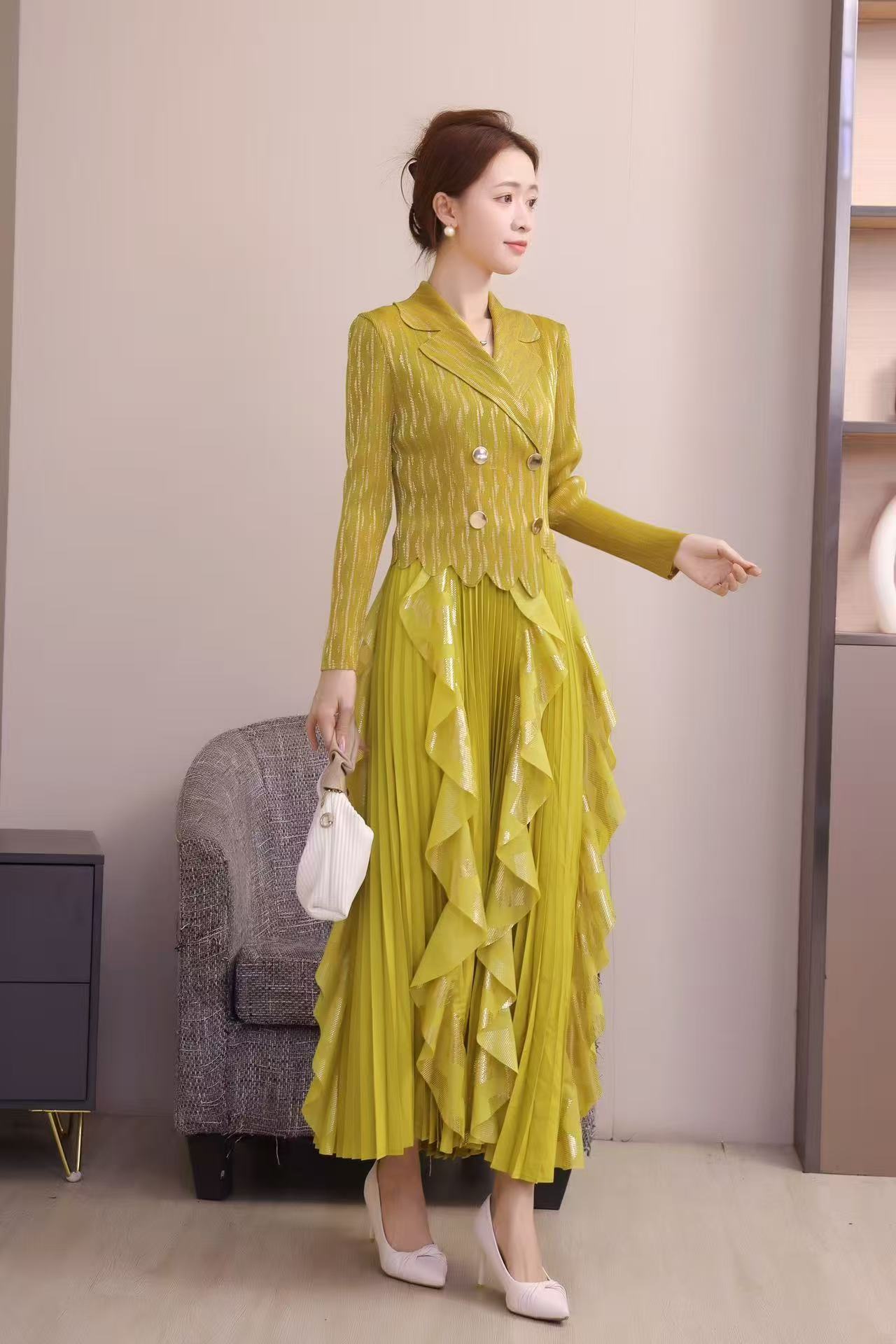 European and American cross-border three bedroom patchwork lotus leaf edge hot stamping pleated dress suit collar double breasted waist cinched long sleeved dress European and American cross-border three bedroom patchwork lotus leaf edge hot stamping pleated dress suit collar double breasted waist cinched long sleeved dress