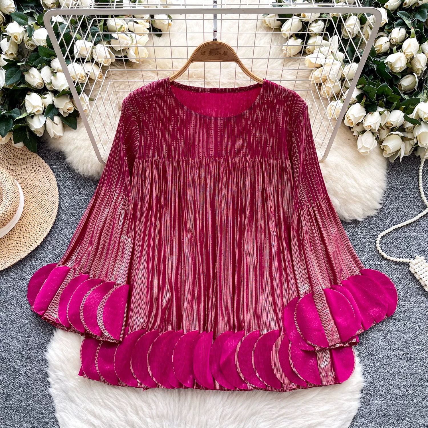 Gold foil pleated three-dimensional decoration loose autumn style ruffle top cross-border flared sleeve pleated design women's T-shirt Gold foil pleated three-dimensional decoration loose autumn style ruffle top cross-border flared sleeve pleated design women's T-shirt