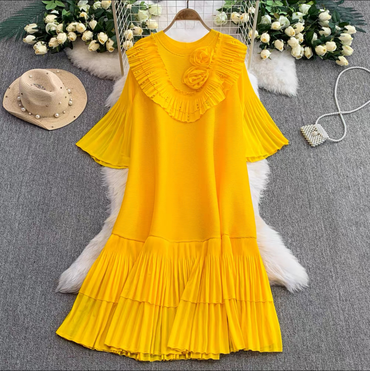 Sanzhai 2025 new lotus leaf edge three-dimensional flower nail bead loose oversized pleated heavy industry European and American cross-border dress Sanzhai 2025 new lotus leaf edge three-dimensional flower nail bead loose oversized pleated heavy industry European and American cross-border dress