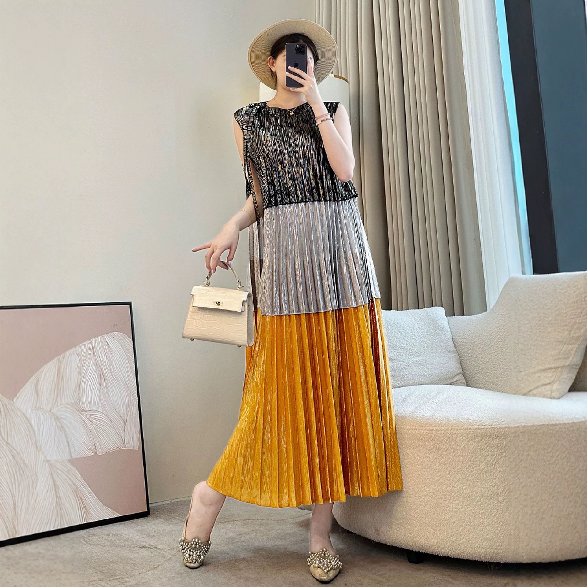 Miyake Seaside Vacation Skirt with Wrinkle Style, Loose and Slimming Tank Top, Gold Plated 2025 Summer High end Thin Dress Miyake Seaside Vacation Skirt with Wrinkle Style, Loose and Slimming Tank Top, Gold Plated 2025 Summer High end Thin Dress