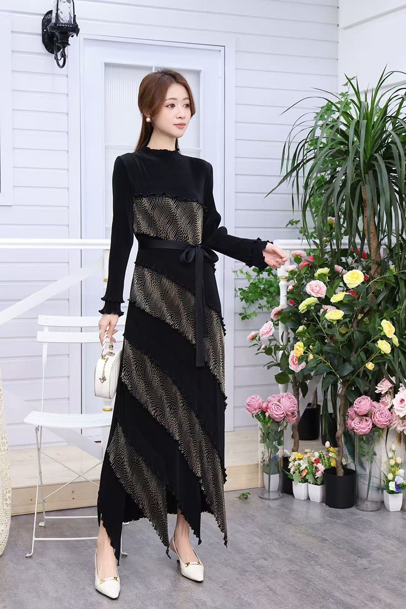 Miyake Cross border Gold Plated Black Fungal Edge Solid Color Lotus Leaf Edge Folded French Dress Long Skirt Lace Women's Dress Miyake Cross border Gold Plated Black Fungal Edge Solid Color Lotus Leaf Edge Folded French Dress Long Skirt Lace Women's Dress