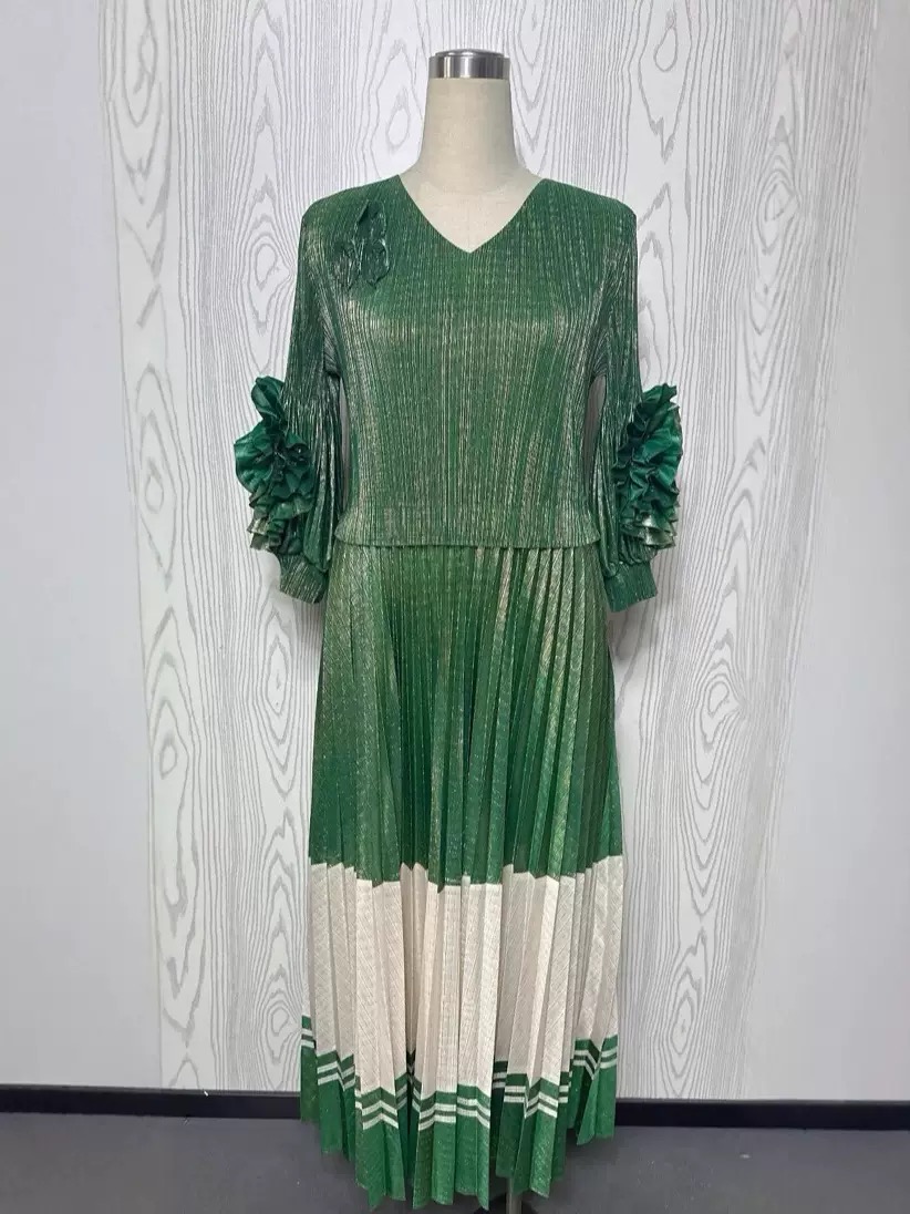 European, American, Middle Eastern Hand Embroidered Folded Gold Plated Dress Cross border 3D Decoration Loose and Elegant Autumn Long Dress European, American, Middle Eastern Hand Embroidered Folded Gold Plated Dress Cross border 3D Decoration Loose and Elegant Autumn Long Dress