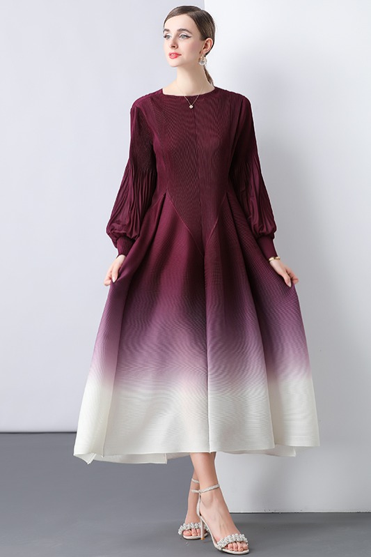 Miyake 2025 European and American cross-border gradient color pleated dress floral bud skirt loose flared sleeve temperament anti-aging dress Miyake 2025 European and American cross-border gradient color pleated dress floral bud skirt loose flared sleeve temperament anti-aging dress