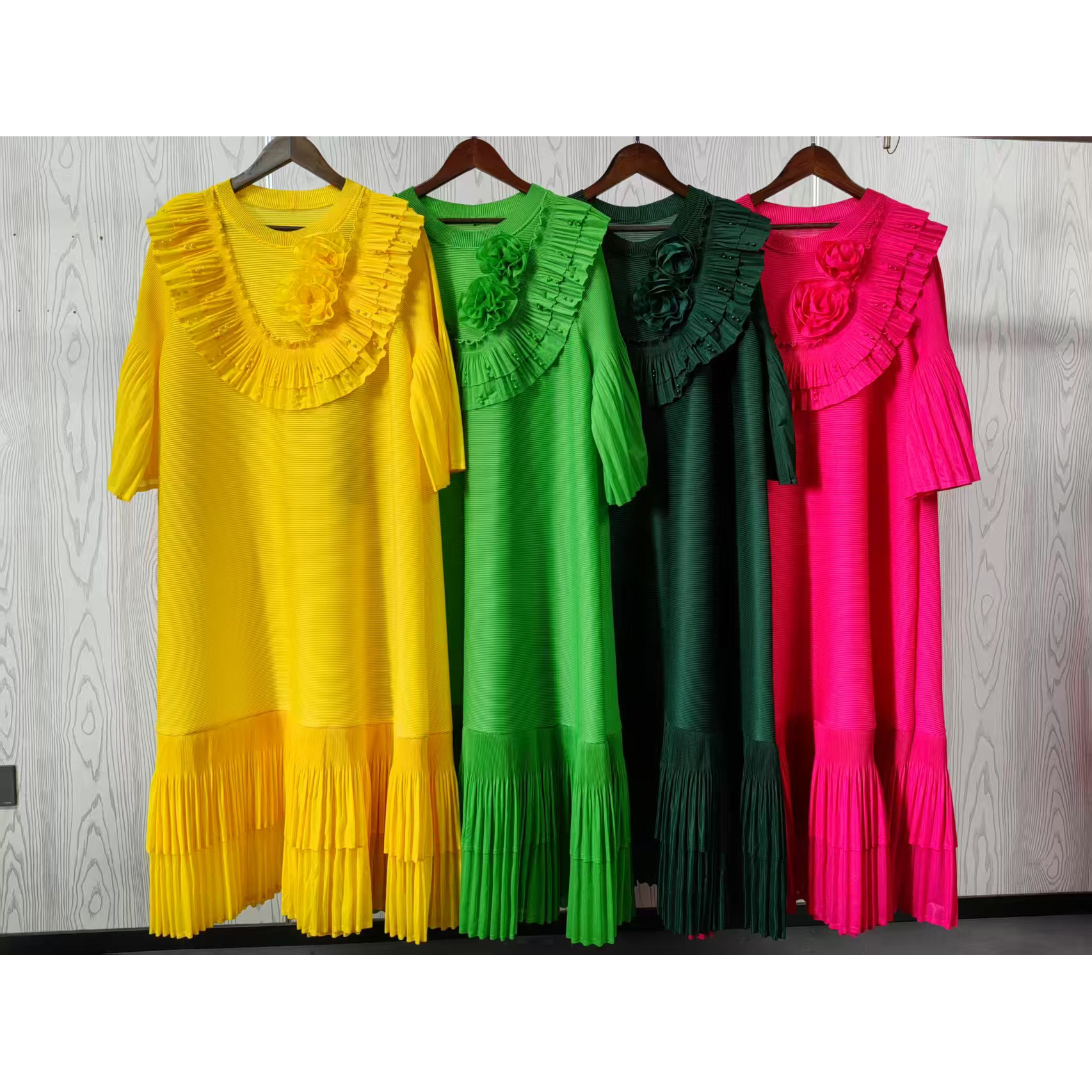 Sanzhai 2025 new lotus leaf edge three-dimensional flower nail bead loose oversized pleated heavy industry European and American cross-border dress