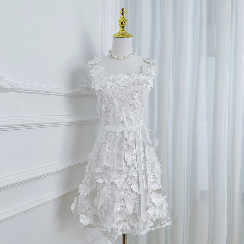 Real time shooting of high-quality embroidery by Heavy Industry, colorful three-dimensional handmade flower binding, adjustable lace up and suspender dress Real time shooting of high-quality embroidery by Heavy Industry, colorful three-dimensional handmade flower binding, adjustable lace up and suspender dress