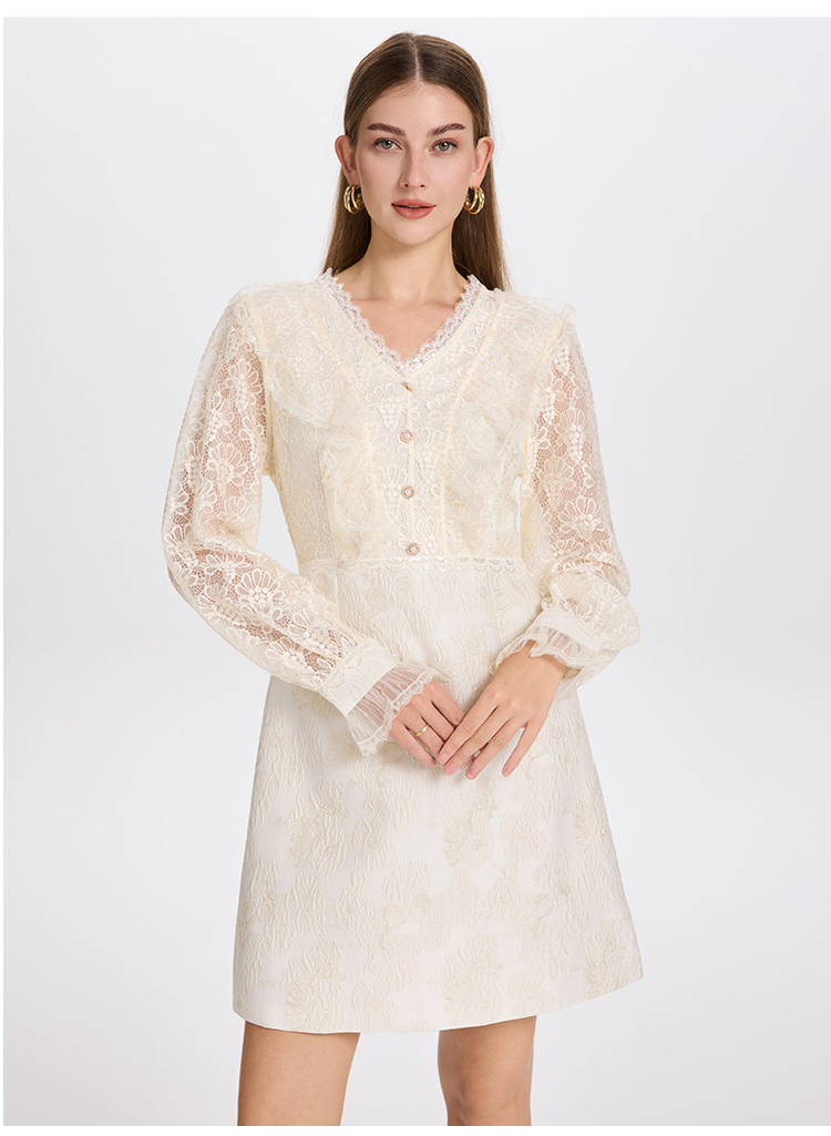 Realistic shooting of exquisite European and American heavy industry lace patchwork jacquard patchwork lace small fragrant style dress