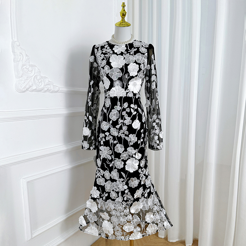 Real time shooting of high-quality color embroidered handmade three-dimensional flower slimming fishtail skirt and elegant dress from Heavy Industry Real time shooting of high-quality color embroidered handmade three-dimensional flower slimming fishtail skirt and elegant dress from Heavy Industry