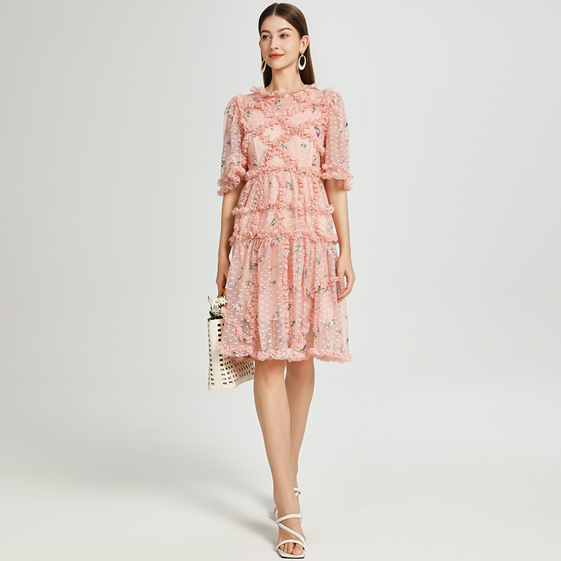 Real time shooting of French romantic boutique custom mesh small floral embroidery short retro cake skirt from Heavy Industry Real time shooting of French romantic boutique custom mesh small floral embroidery short retro cake skirt from Heavy Industry