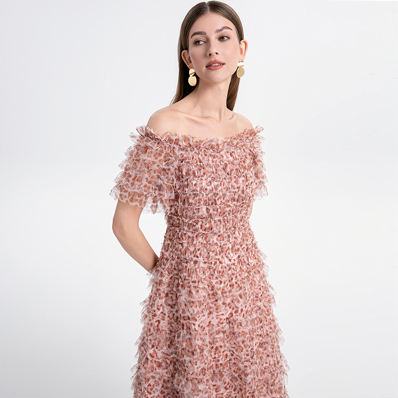 Realistic shooting of exquisite French leopard print bubble sleeve one shoulder mesh dress with elegant temperament Realistic shooting of exquisite French leopard print bubble sleeve one shoulder mesh dress with elegant temperament
