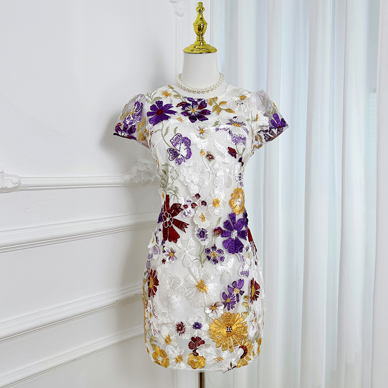 Realistic shooting of high-quality heavy-duty color three-dimensional embroidery French palace style bag hip skirt Realistic shooting of high-quality heavy-duty color three-dimensional embroidery French palace style bag hip skirt