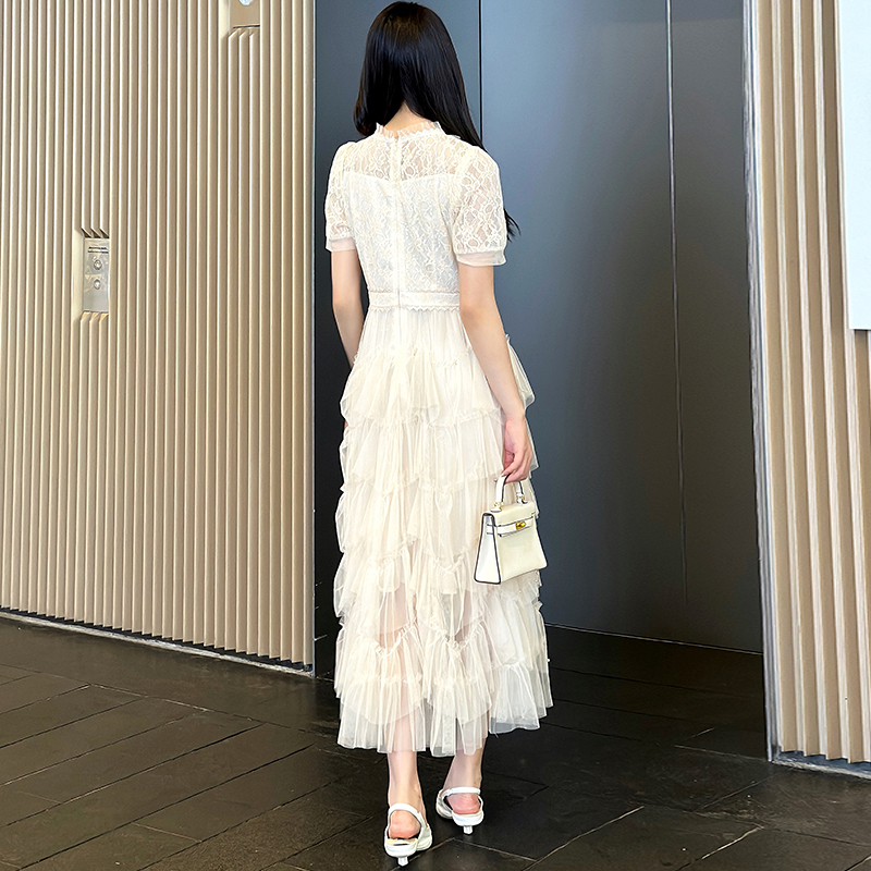 Real time shooting of heavy industry lace splicing, nail bead mesh, elegant fairy waist dress Real time shooting of heavy industry lace splicing, nail bead mesh, elegant fairy waist dress