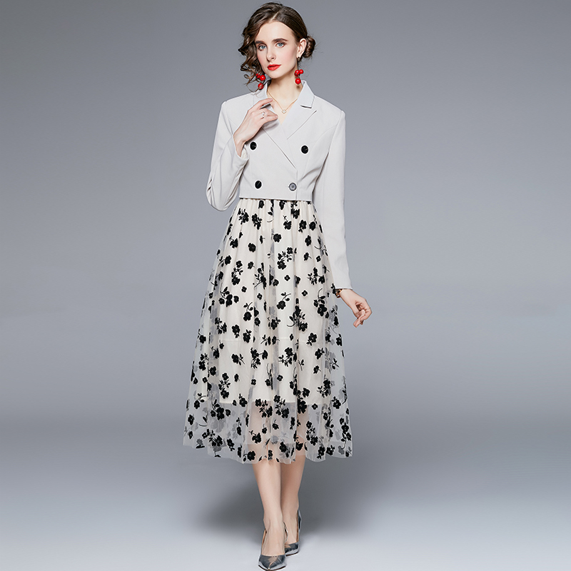 Real shot boutique fashion suit, western-style velvet embroidered suspender dress, suit short jacket set Real shot boutique fashion suit, western-style velvet embroidered suspender dress, suit short jacket set