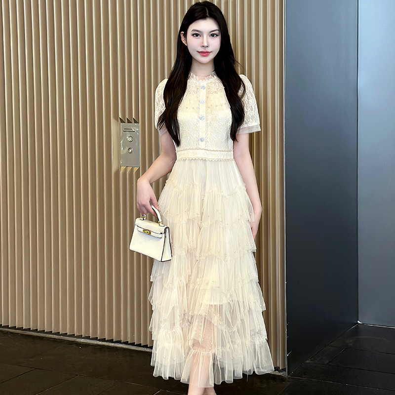 Real time shooting of heavy industry lace splicing, nail bead mesh, elegant fairy waist dress Real time shooting of heavy industry lace splicing, nail bead mesh, elegant fairy waist dress