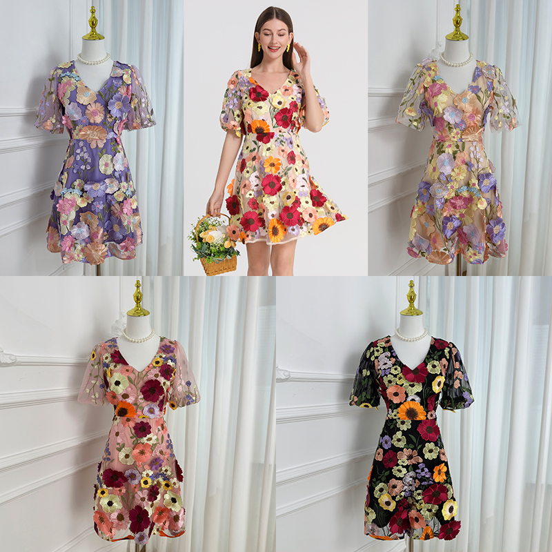 Real time shooting of high-quality color handmade three-dimensional embroidered bubble sleeve French small pendulum dress from Heavy Industry Real time shooting of high-quality color handmade three-dimensional embroidered bubble sleeve French small pendulum dress from Heavy Industry