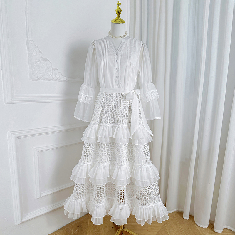 Real time shooting counter French retro court style hollow lace patchwork wood ear trumpet sleeves cinched waist jumpsuit Real time shooting counter French retro court style hollow lace patchwork wood ear trumpet sleeves cinched waist jumpsuit