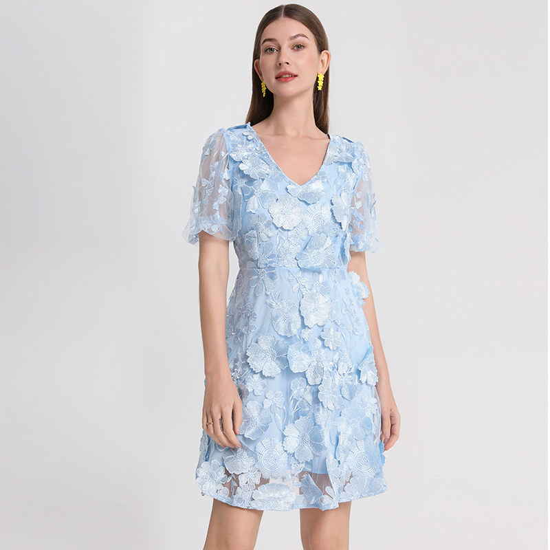 Real shot of high-quality handmade three-dimensional embroidery French solid color small pendulum VL collar bubble sleeve dress from Heavy Industry Real shot of high-quality handmade three-dimensional embroidery French solid color small pendulum VL collar bubble sleeve dress from Heavy Industry
