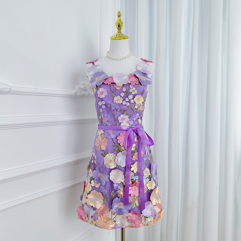 Real time shooting of high-quality embroidery by Heavy Industry, colorful three-dimensional handmade flower binding, adjustable lace up and suspender dress Real time shooting of high-quality embroidery by Heavy Industry, colorful three-dimensional handmade flower binding, adjustable lace up and suspender dress